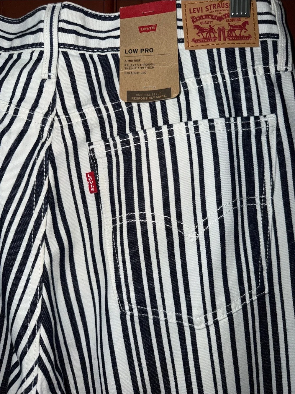 Levi's Low Pro Railroad Stripe Jeans NWT Women's Relaxed Straight Leg Mid Rise